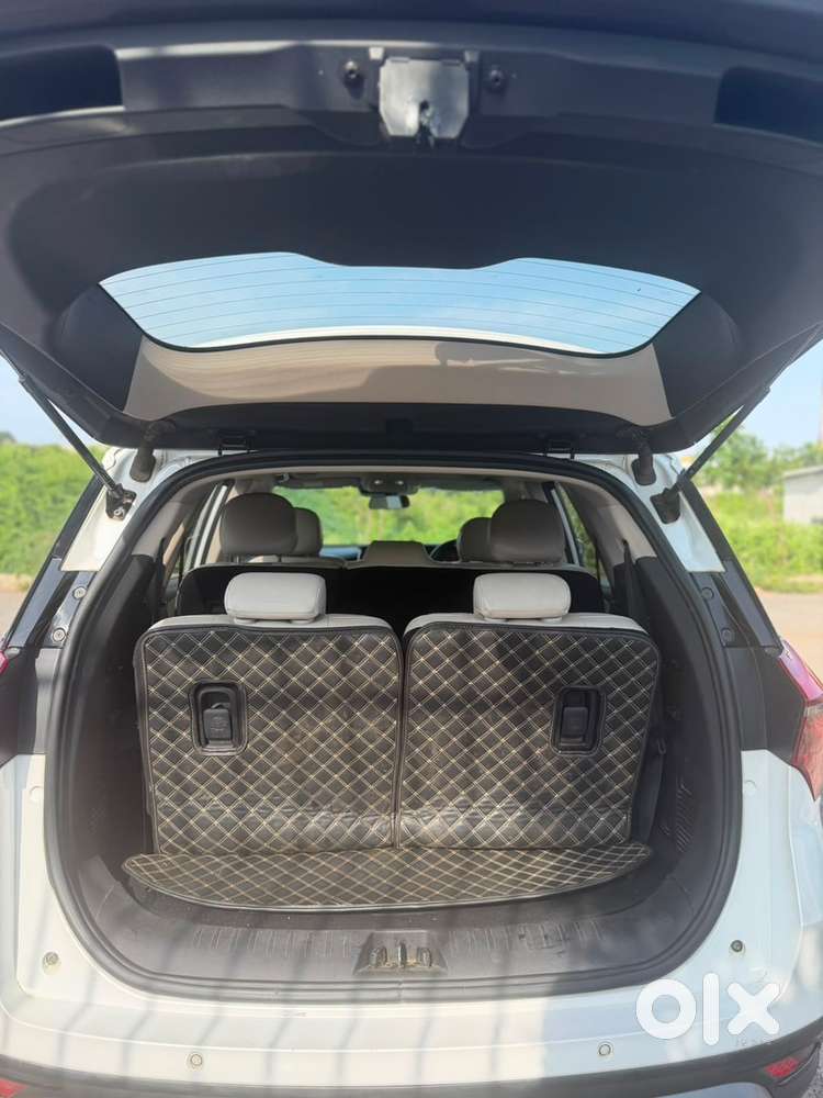 Mahindra Xuv700 2022 Diesel Well Maintained