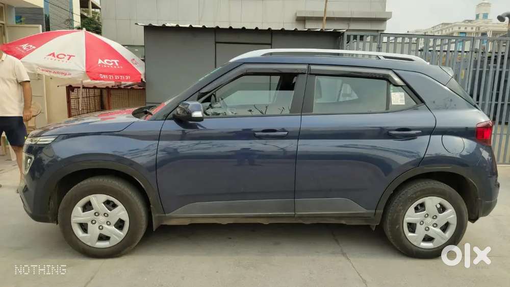 Hyundai Venue 2022 Splus Petrol 7700 Km Driven