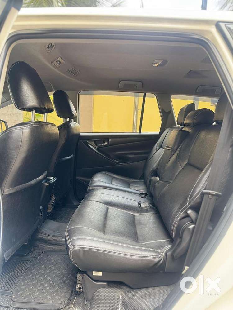 Toyota Innova Crysta 2022 Diesel 122000 Km Driven