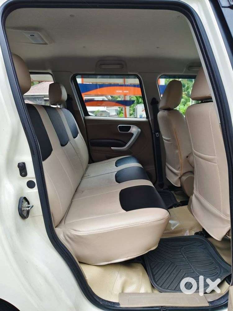 Mahindra Tuv 300 Mhawk100 T8 Amt, 2017, Diesel