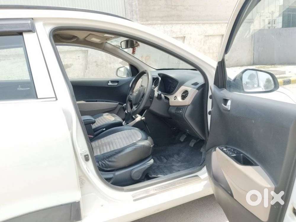 Hyundai Grand I10 Asta Option, 2015, Petrol