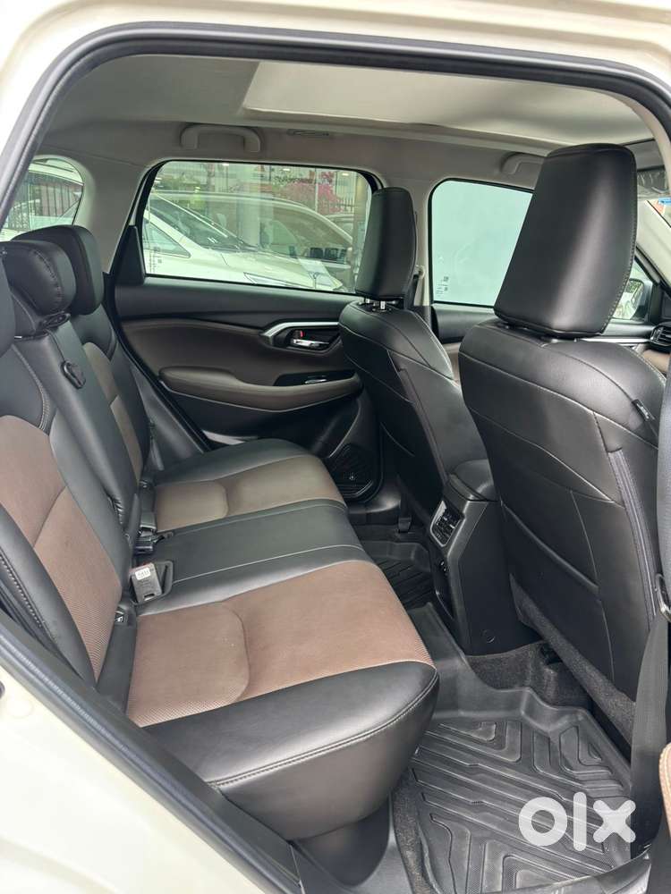 Toyota Urban Cruiser Hyryder 1.5 V Neo Drive At, 2024