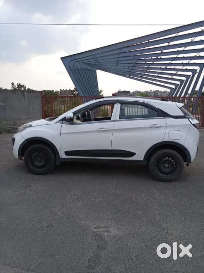 Tata Nexon 1.2 Revotron Xm (s), 2020, Petrol