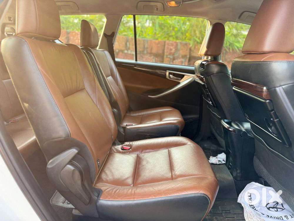 Toyota Innova Crysta 2.8z Automatic, 2016, Diesel