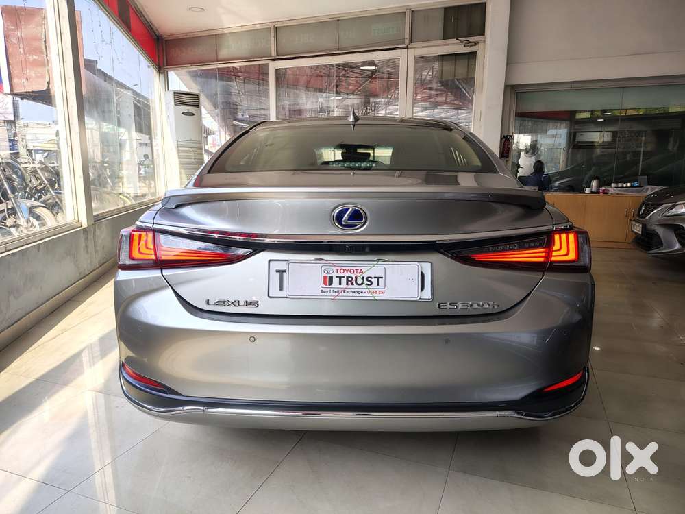Lexus Es 300h Luxury, 2022, Petrol