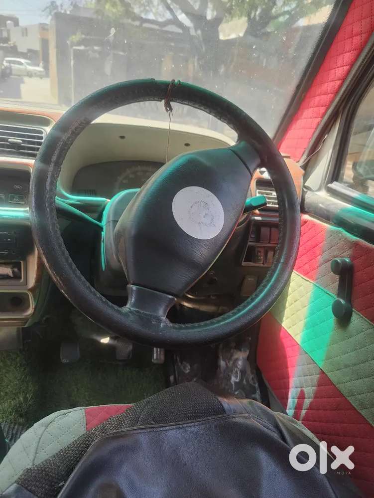 Ecco गाड़ी है 2010 मॉडल,, गाड़ी चालू कंडीशन में है,, एलपीजी चालू है,