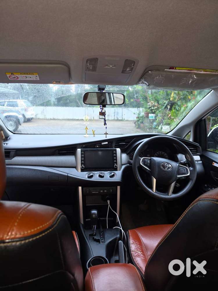 Toyota Innova Crysta 2.4g (at) 2022 Diesel