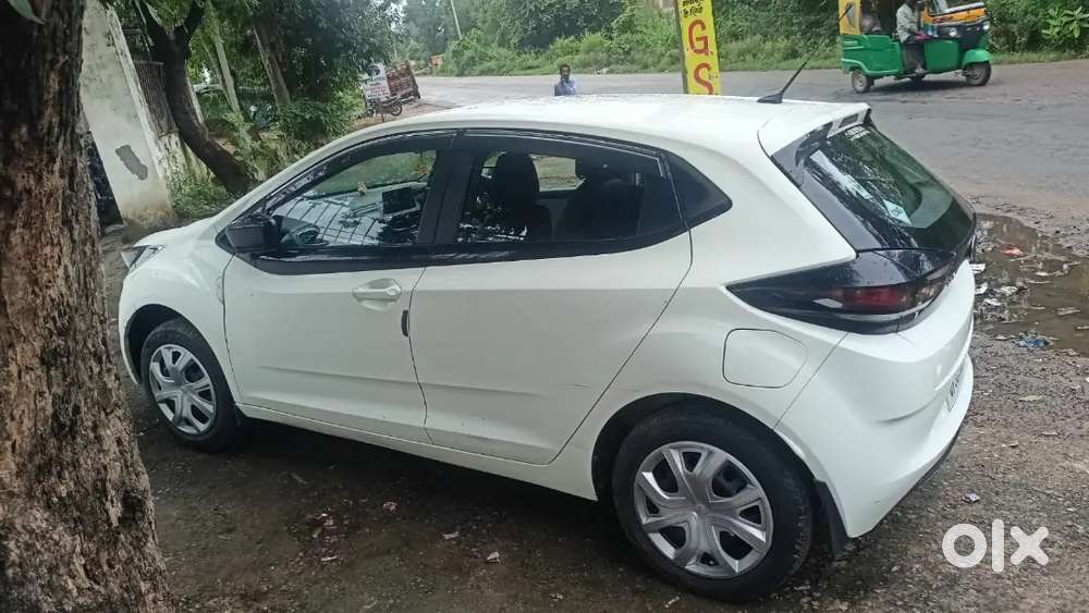 Tata Altroz Xm Plus 2024