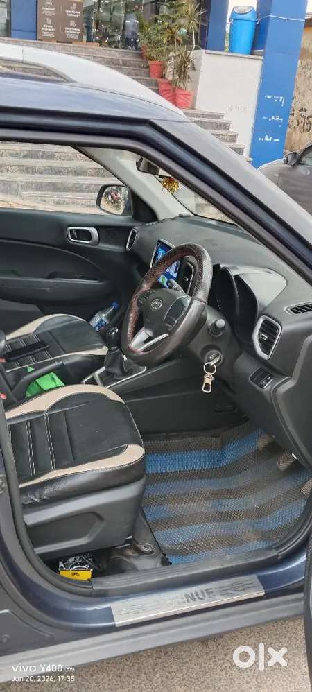 Hyundai Venue 2020 December,petrol 94000 Km Driven