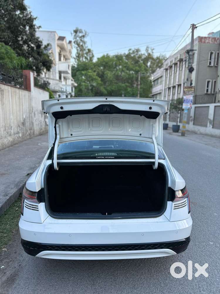 Hyundai Verna 1.5 Sx Petrol Mt, 2023, Petrol