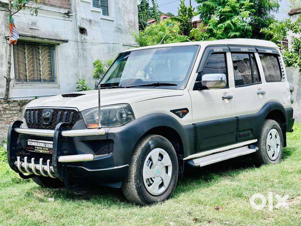 Mahindra Scorpio S4 Plus 9s, 2015