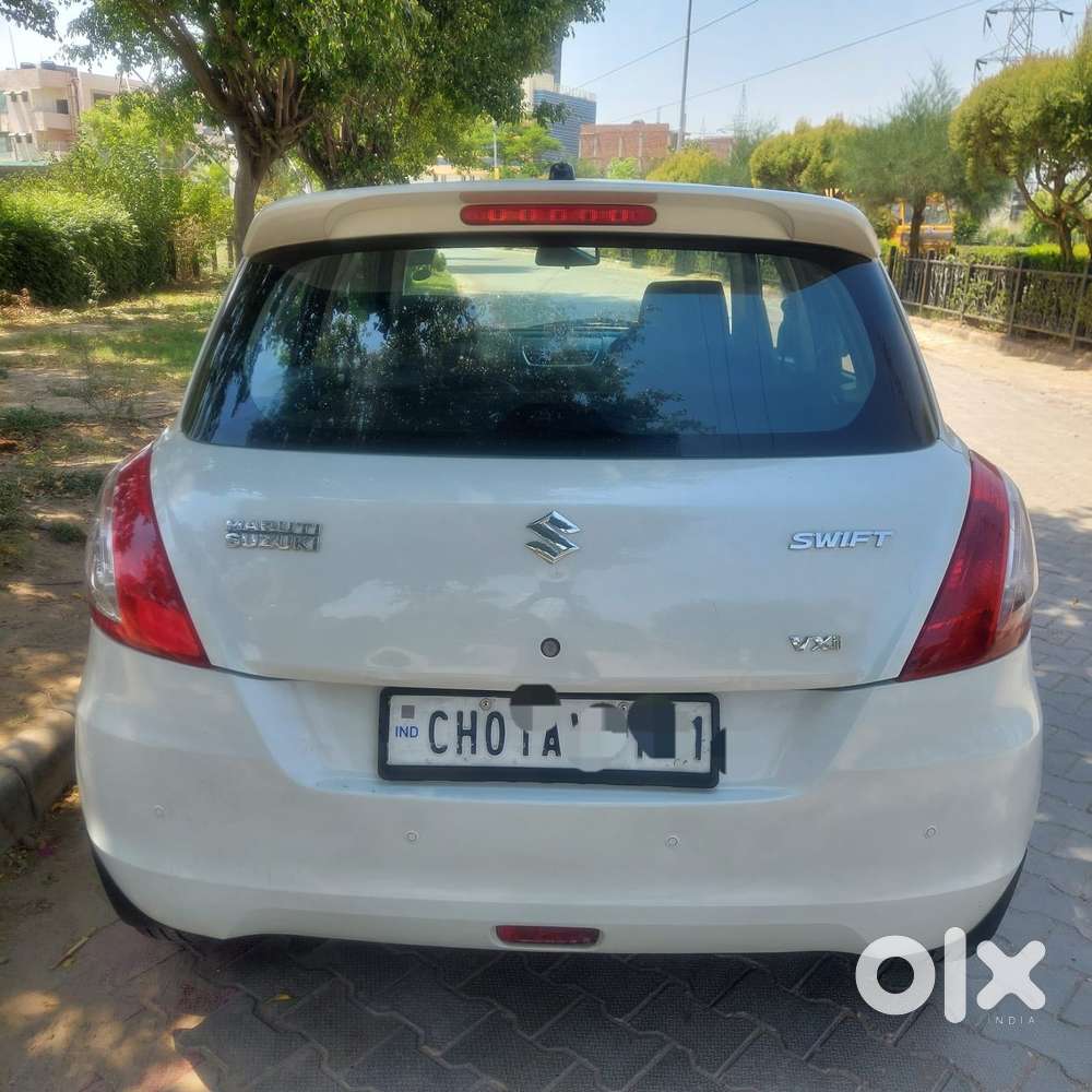 Maruti Suzuki Swift Vxi Abs Bsiv, 2013, Petrol