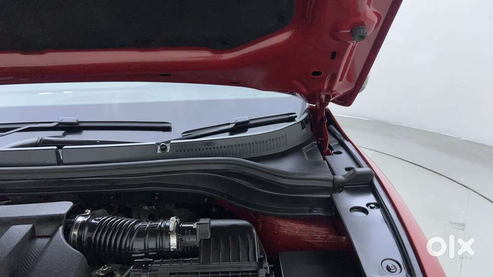 Mahindra Xuv700 2.0 Ax 5 Petrol At Str, 2022, Petrol