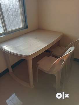 Olx deals plastic table