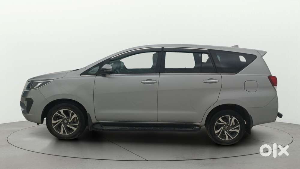Toyota Innova Crysta [2020-ongoing] 2.4 Vx 8 Str, 2022, Diesel