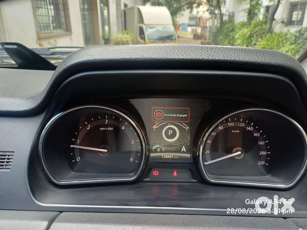 Tata Hexa 2.2 Xta 4x2 6 Str Dual Tone, 2017, Diesel