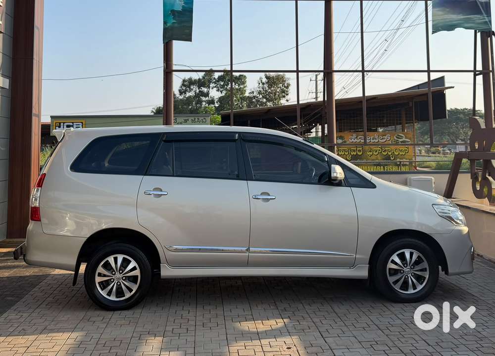 Toyota Innova 2.5 V 8 Str, 2015, Diesel