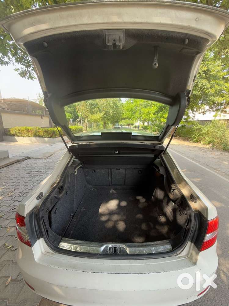 Skoda Superb Diesel 2015 With Company Service Record