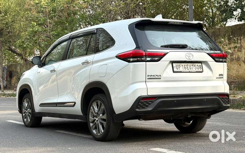Toyota Innova Hycross 2.0 Zx (o) Hybrid 7 Str, 2025, Petrol