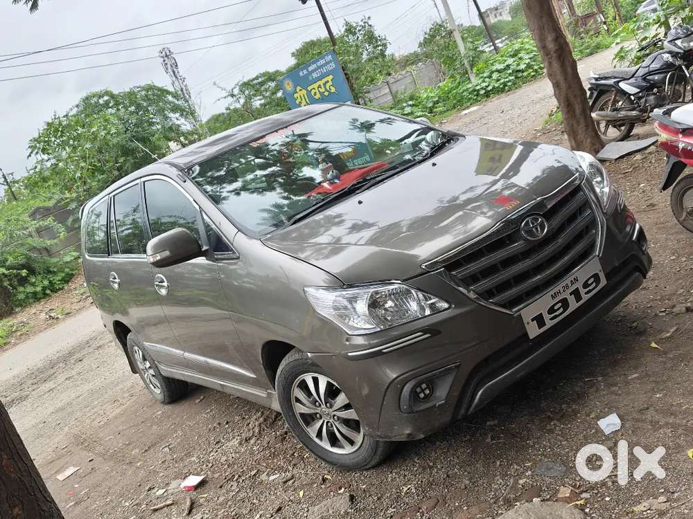 Toyota Innova 2.5 V 2015