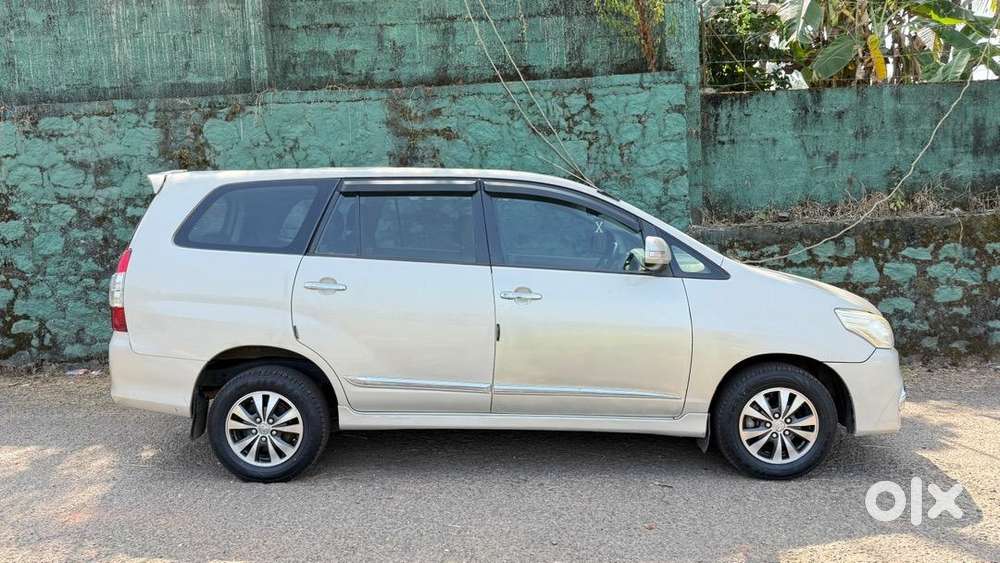Toyota Innova 2015 Diesel Well Maintained