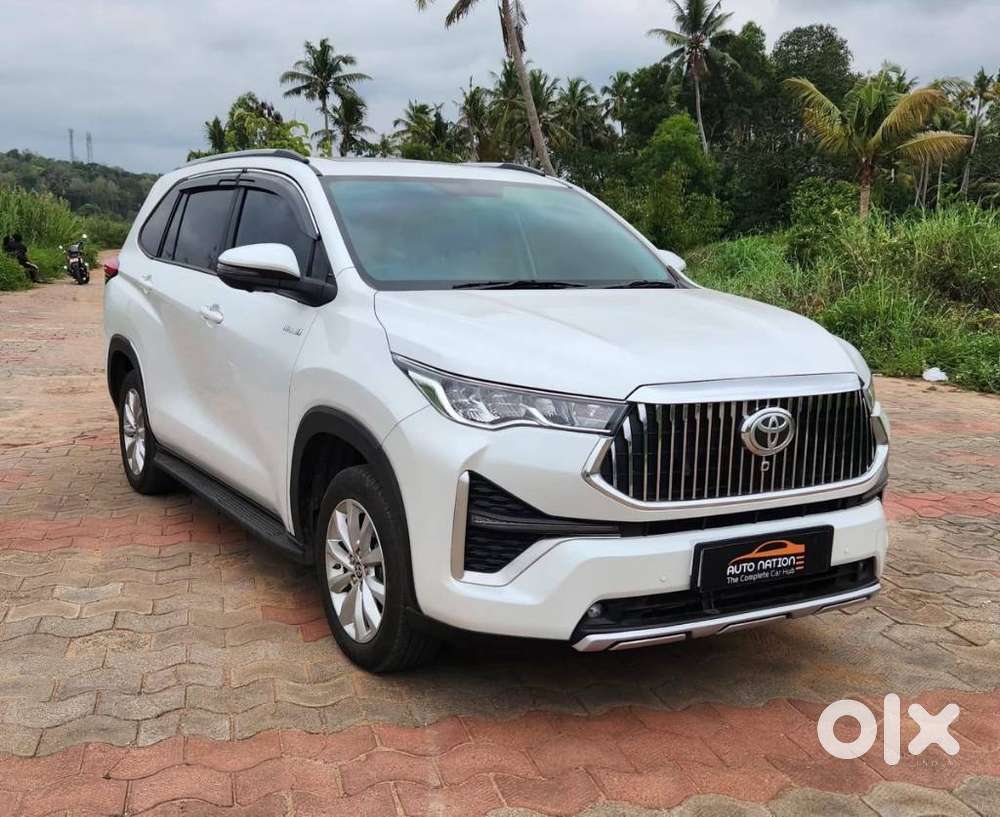 Toyota Innova Hycross 2.0 Vx (o) Hybrid 7 Str, 2024, Petrol