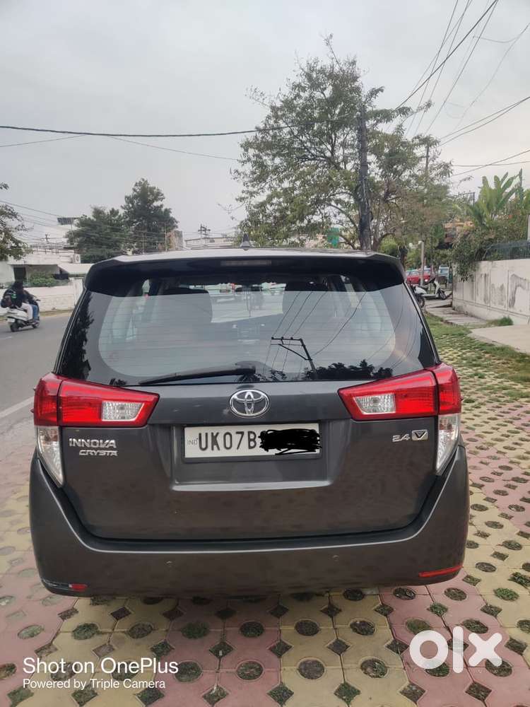Toyota Innova Crysta 2.4 V, 2016, Diesel