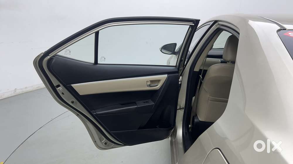 Toyota Corolla Altis 2013-2017 Vl At, 2015, Petrol