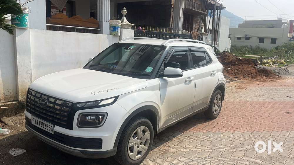 Hyundai Venue Petrol 2022