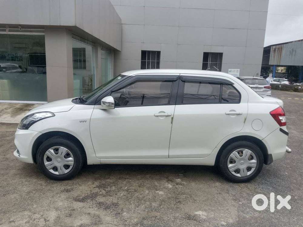 Maruti Suzuki Swift Dzire 1.2 Vxi Bsiv, 2015, Petrol