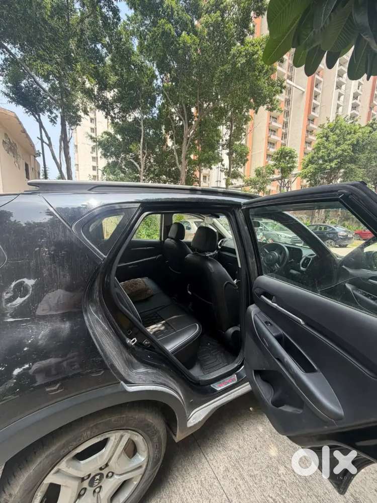 Kia Sonet Petrol 2020 With All Service Bills And Well Maintained