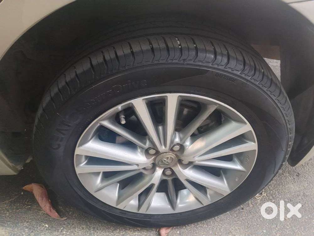 Toyota Corolla Altis 1.8 J, 2015, Petrol