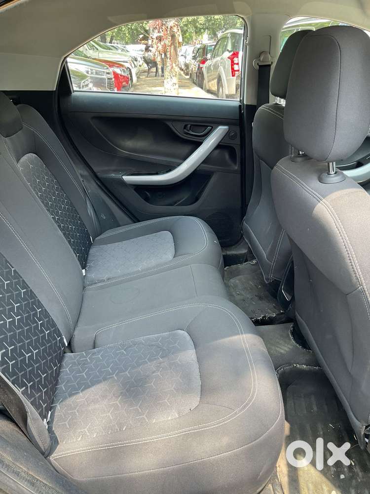 Tata Nexon 1.2 Revotron Xma Amt, 2023, Petrol