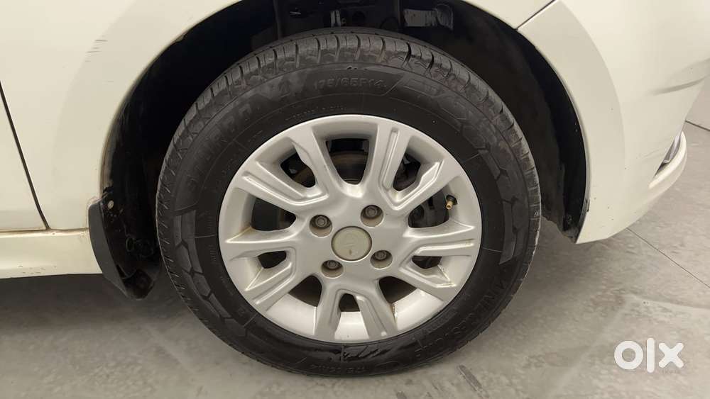 Tata Tiago Xza, 2017, Petrol