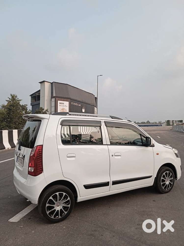 Maruti Suzuki Wagon R 1.0 Vxi Plus Amt, 2018, Petrol