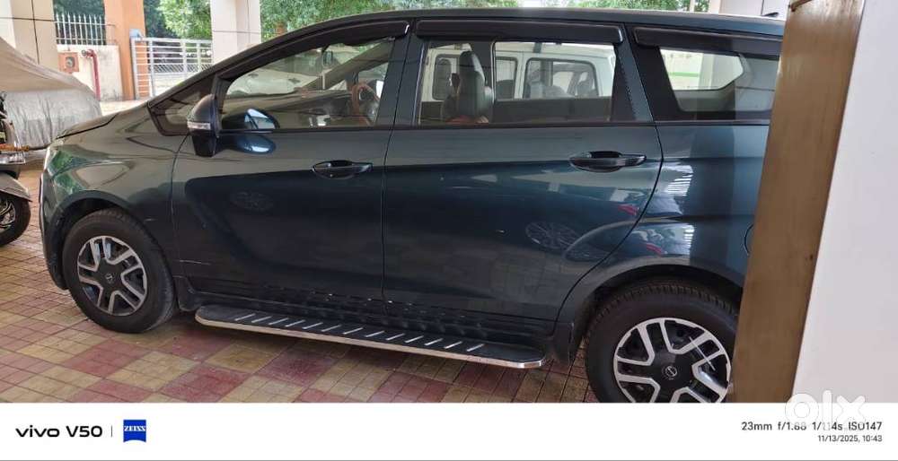 Mahindra Marazoo M4