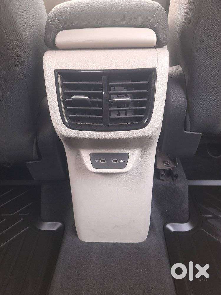 Volkswagen Taigun 1.0 Tsi Highline At, 2024, Petrol