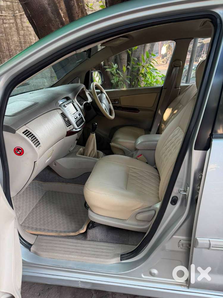 Model: Toyota Innova Vx 2.5 • Year: 2012 • Fuel: Diesel • Transmission