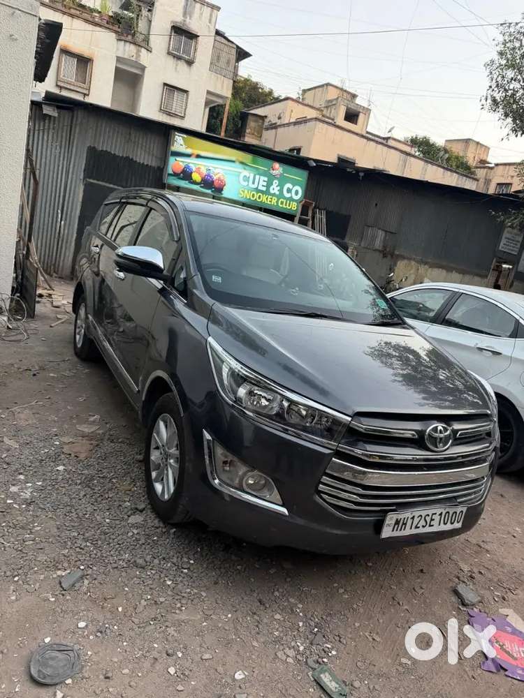 Innova Crysta 2.8g Automatic Disel Super Duper Prime Condition