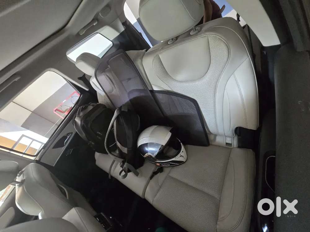 Mahindra Xuv700 2024 Petrol Well Maintained