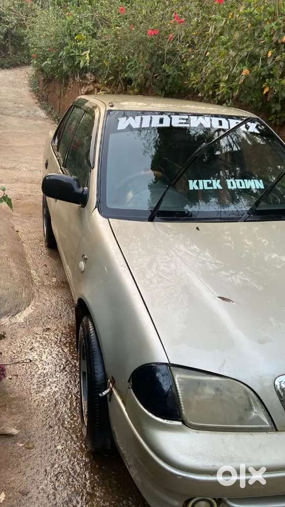 Maruti Suzuki Esteem 2005