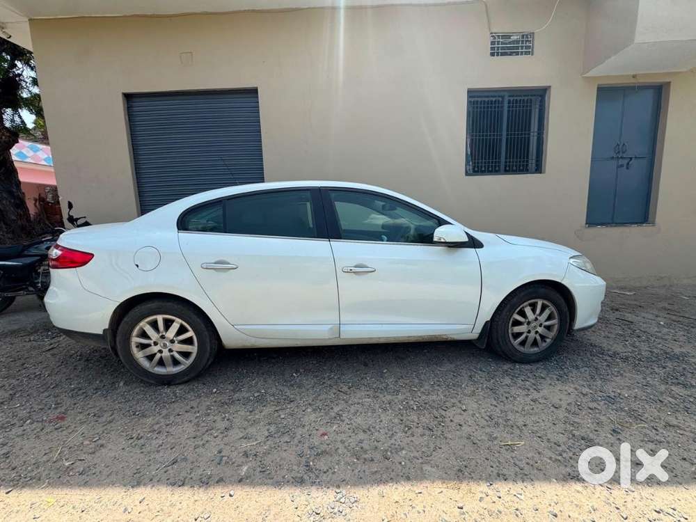 Renault Fluence 2012 Car