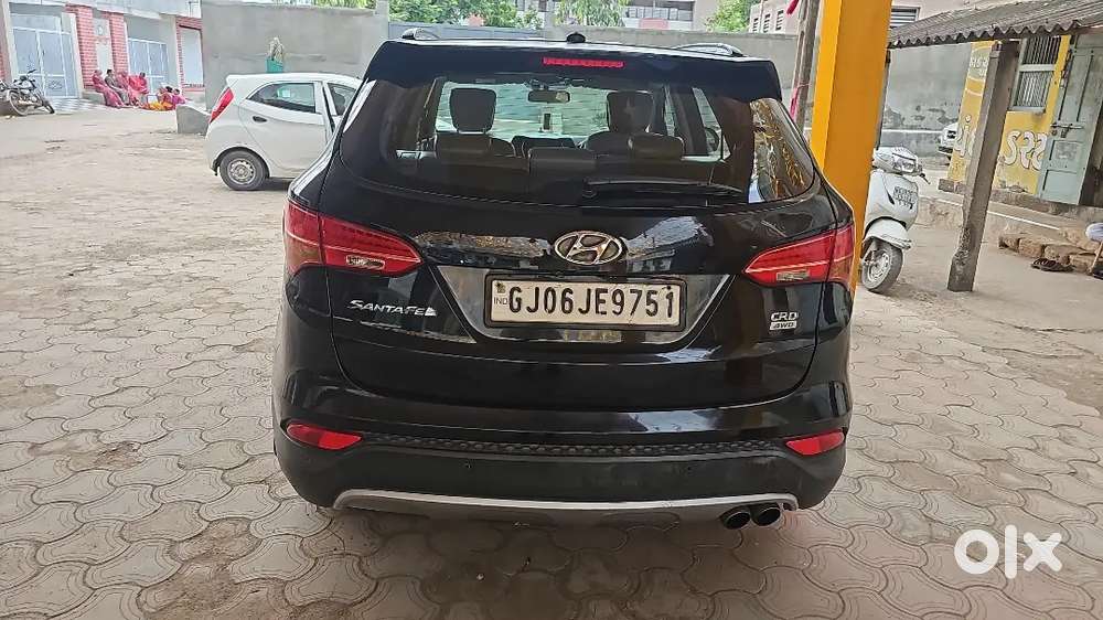 Hyundai Santa Fe 2015 Diesel Well Maintained 7 Seater Car