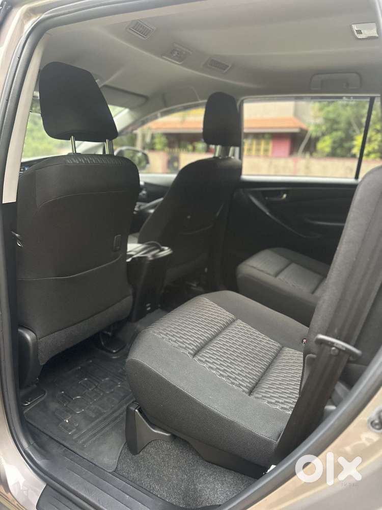Toyota Innova Crysta 2.4 G Plus Mt 7 Str, 2025, Diesel
