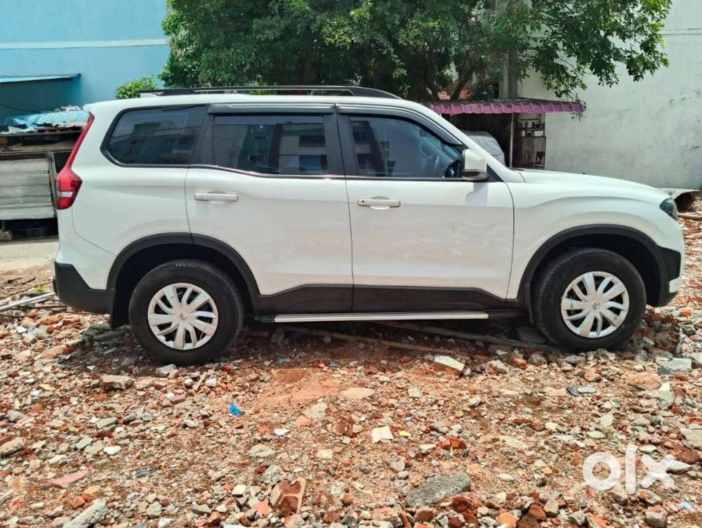 Mahindra Scorpio N Z4 Petrol Mt 7 Str, 2023, Petrol