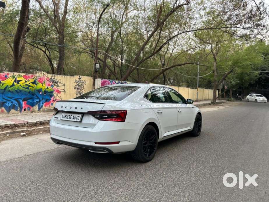 Skoda Superb 2.0 Sportline Tsi At, 2023, Petrol