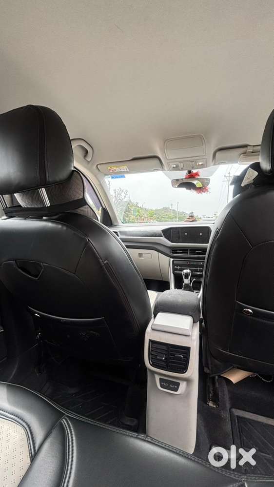 Volkswagen Taigun 2024 Petrol 27000 Km Driven