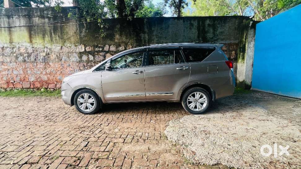 Toyota Innova Crysta 2.8 Z, 2016, Diesel