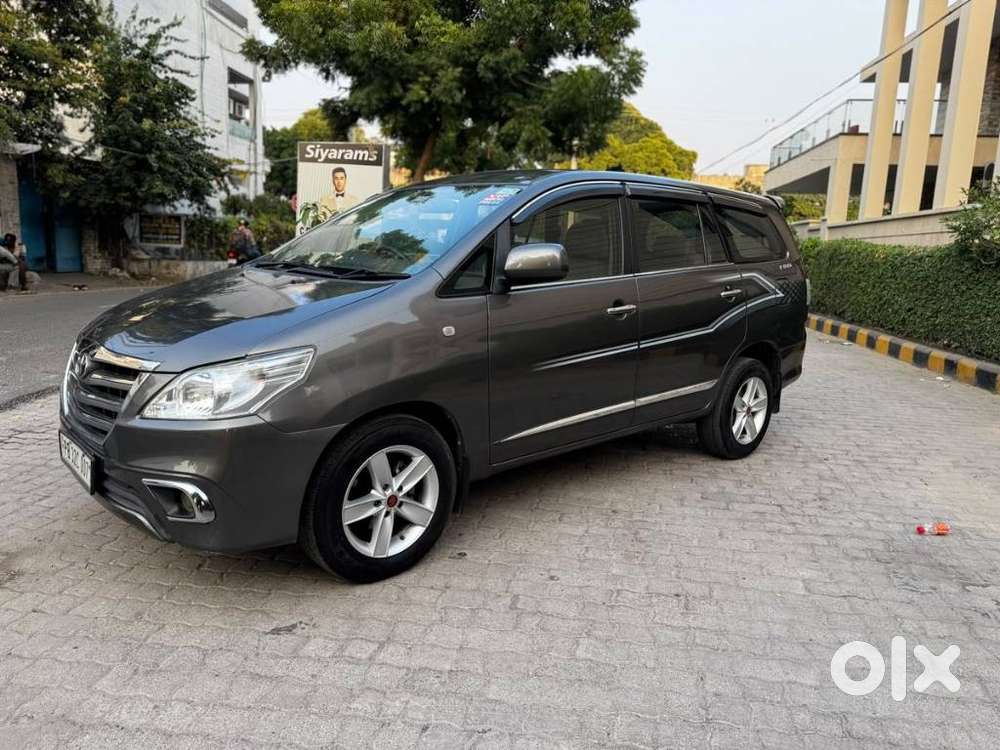 Toyota Innova 2.5 V Diesel 8-seater, 2011, Diesel