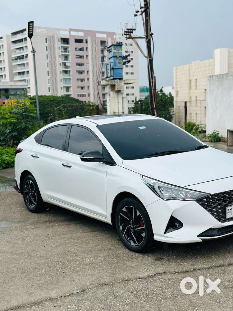Hyundai Verna 1.5 Sx (o) Ivt, 2022, Petrol